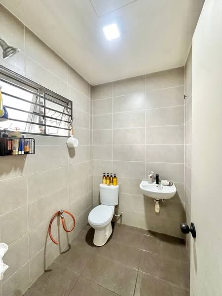 Rumah Teres 2 Tingkat untuk Dijual di Jenjarom (Selangor) - Aqillah Razali - Bathroom - PropertyGuru.com.my