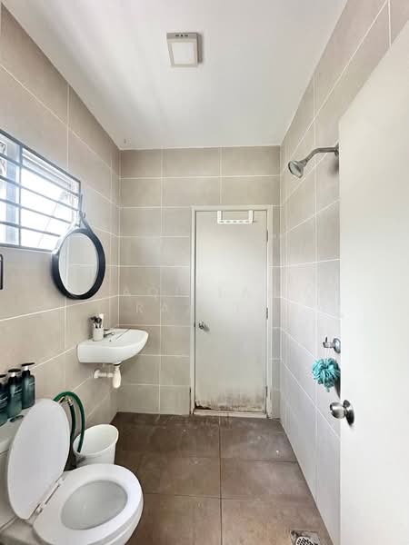 Rumah Teres 2 Tingkat untuk Dijual di Jenjarom (Selangor) - Aqillah Razali - Bathroom - PropertyGuru.com.my