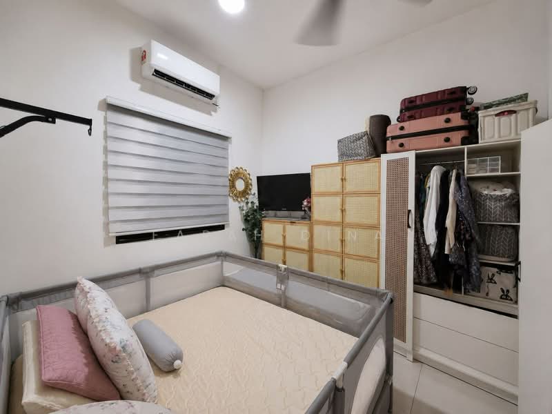 1-storey Terraced House for Sale in Bandar Puncak Alam (Puncak Alam) - Farah Dina - Bedroom - PropertyGuru.com.my