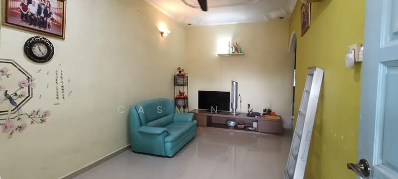Rumah Teres 1 Tingkat untuk Dijual di Taman Universiti (Sri Gading) - Casmin Eu - Living Room - PropertyGuru.com.my