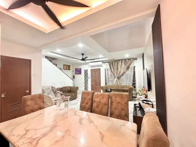 Rumah Teres 2 Tingkat untuk Dijual di Taman Pinggiran Usj (Subang Jaya) - Luqman Ramli - Living Room - PropertyGuru.com.my