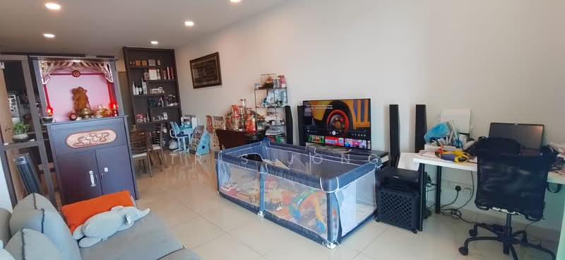 Kondominium untuk Dijual di The Regina - Tris Jong - Living Room - PropertyGuru.com.my