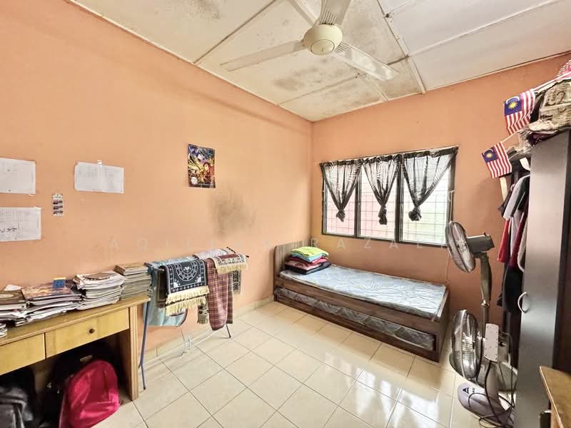1-storey Terraced House for Sale in Seksyen 17 (Shah Alam) - Aqillah Razali - PropertyGuru.com.my