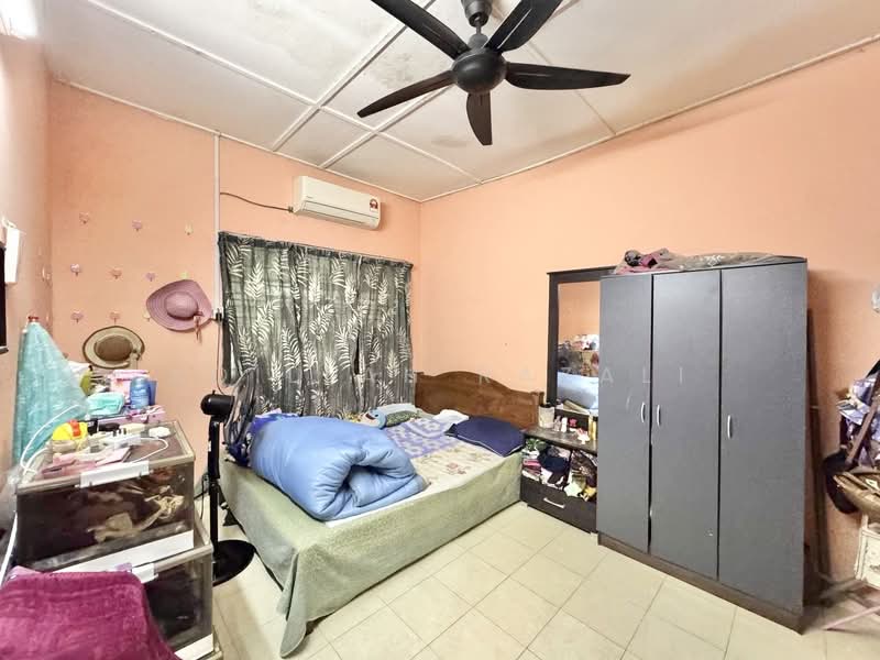 1-storey Terraced House for Sale in Seksyen 17 (Shah Alam) - Aqillah Razali - PropertyGuru.com.my