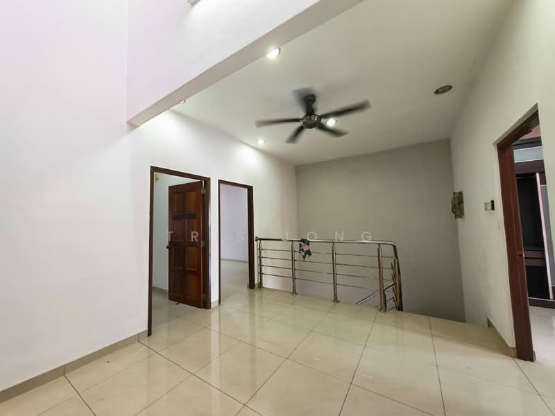 2-storey Terraced House for Sale in Serdang (Seri Kembangan) - Tris Jong - Interior - PropertyGuru.com.my