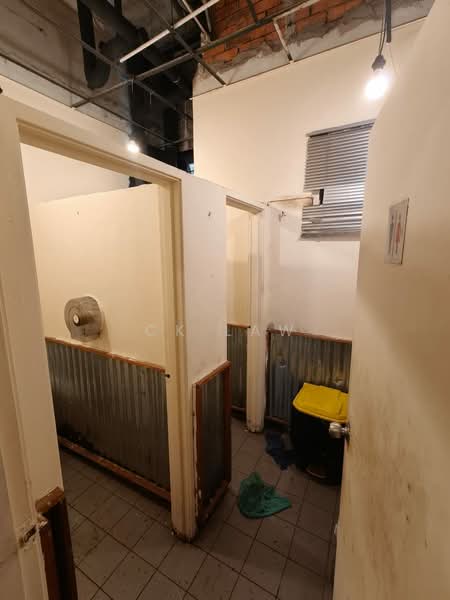 Shop / Office for Rent in Mont Kiara (Kuala Lumpur) - CK Law - Bathroom - PropertyGuru.com.my