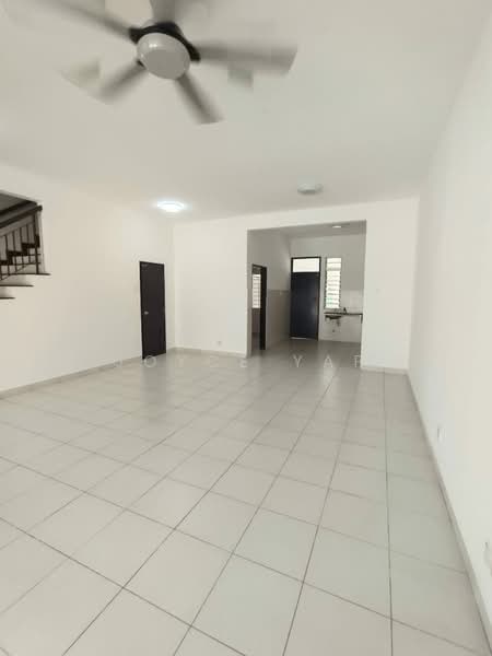Rumah Teres 2 Tingkat untuk Disewa di Kota Kemuning (Shah Alam) - Joyce Yap - Living Room - PropertyGuru.com.my