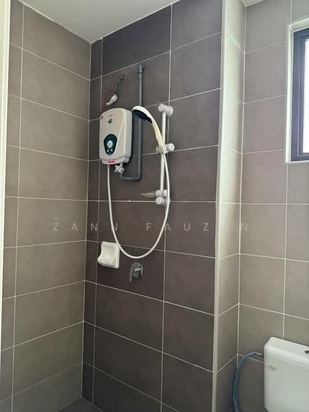 Rumah Teres untuk Dijual di Rawang (Selangor) - Zann Fauzan - Bathroom - PropertyGuru.com.my
