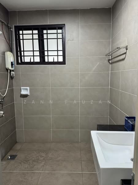 Rumah Teres untuk Dijual di Rawang (Selangor) - Zann Fauzan - Bathroom - PropertyGuru.com.my
