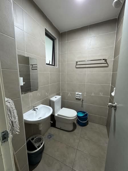 Rumah Teres untuk Dijual di Rawang (Selangor) - Zann Fauzan - Bathroom - PropertyGuru.com.my
