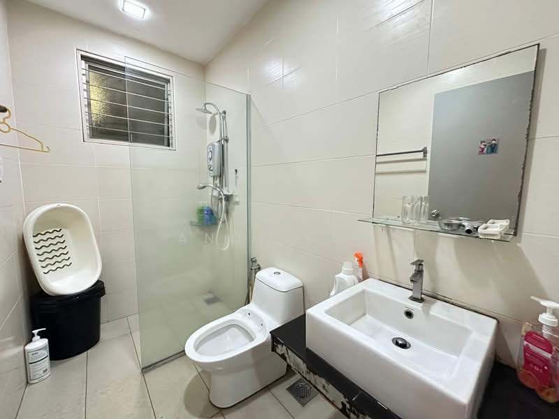 Semi-Detached House for Sale in Anggun 2 Residence (Rawang) - Andy Yap - Bathroom - PropertyGuru.com.my