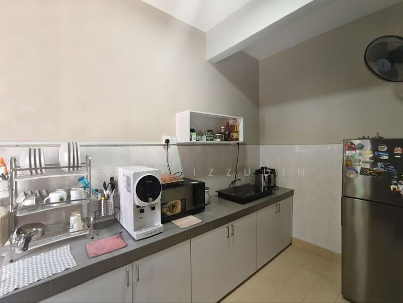 2-storey Terraced House for Sale in Taman Puncak Jalil (Seri Kembangan) - HELMY IZZUDIN - Kitchen - PropertyGuru.com.my