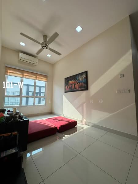 Rumah Berkembar untuk Dijual di Setia Damai (Setia Alam) - Wilson Ng - Living Room - PropertyGuru.com.my