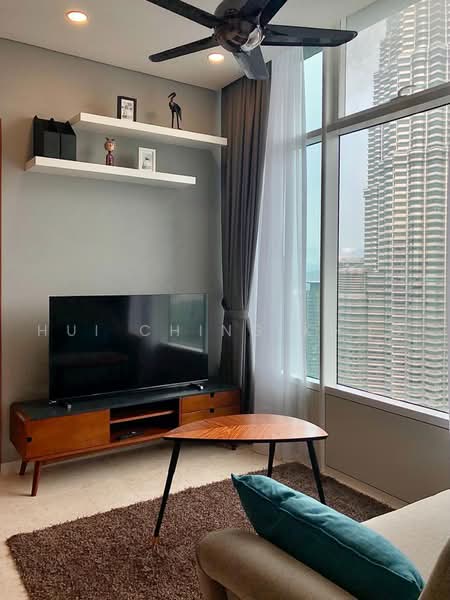 Servis Apartment untuk Disewa di Sky Suites @ KLCC - Hui Ching Khoo - Living Room - PropertyGuru.com.my