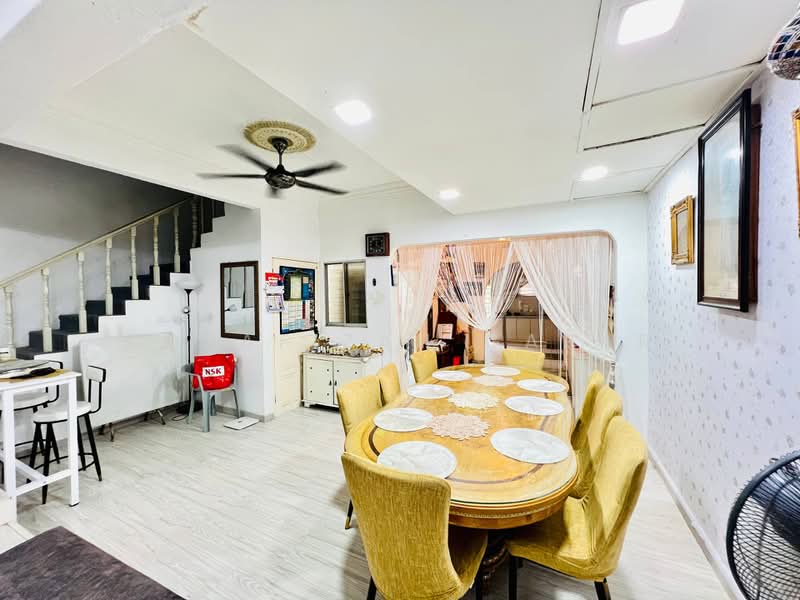 2-storey Terraced House for Sale in Batu Caves (Selangor) - NoraFizah Gapar - Dining Room - PropertyGuru.com.my