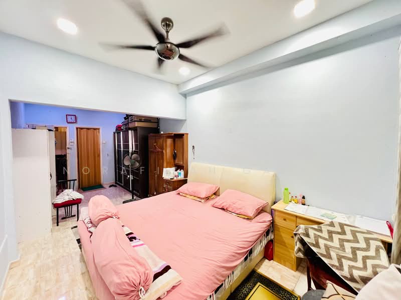 2-storey Terraced House for Sale in Batu Caves (Selangor) - NoraFizah Gapar - Bedroom - PropertyGuru.com.my