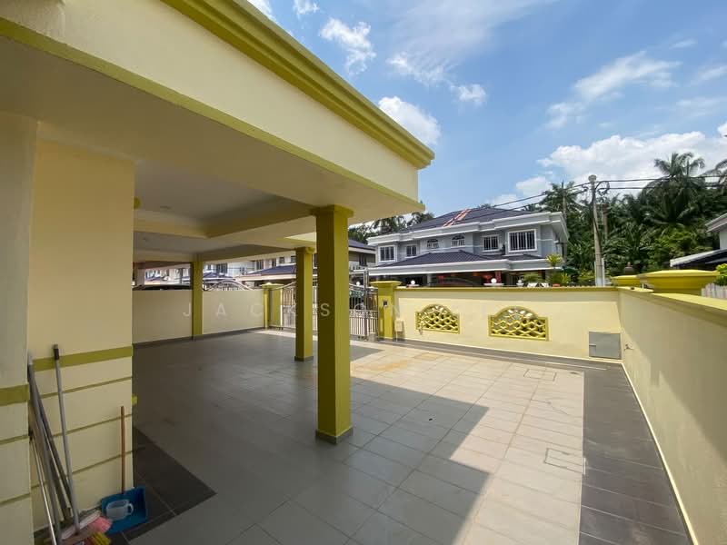 Rumah Berkembar untuk Dijual di Kampung Batu Belah (Klang) - Jackson Lee - Exterior - PropertyGuru.com.my