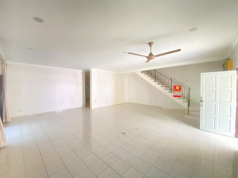Rumah Berkembar untuk Dijual di Kampung Batu Belah (Klang) - Jackson Lee - Living Room - PropertyGuru.com.my