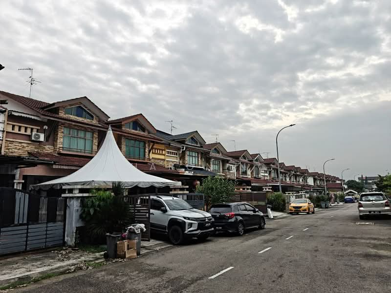 2-storey Terraced House for Sale in Taman Bukit Mewah (Tampoi) - Sharon Ng - Exterior - PropertyGuru.com.my
