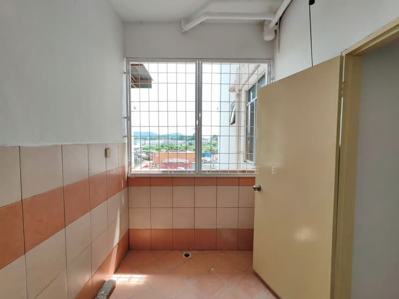 Pangsapuri untuk Dijual di Taman Satria Apartment - Joanne Lee - Interior - PropertyGuru.com.my