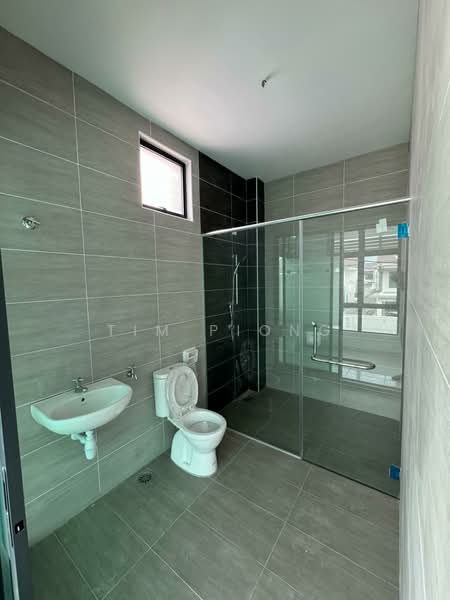 Rumah Berkembar untuk Dijual di Tanjong Minyak (Melaka) - Tim Piong - Bathroom - PropertyGuru.com.my