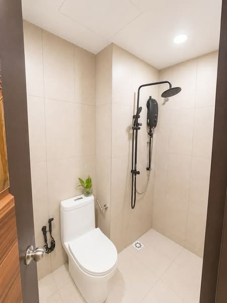 Service Residence for Rent at Kenwingston Platz - Sam Jamal - Bathroom - PropertyGuru.com.my