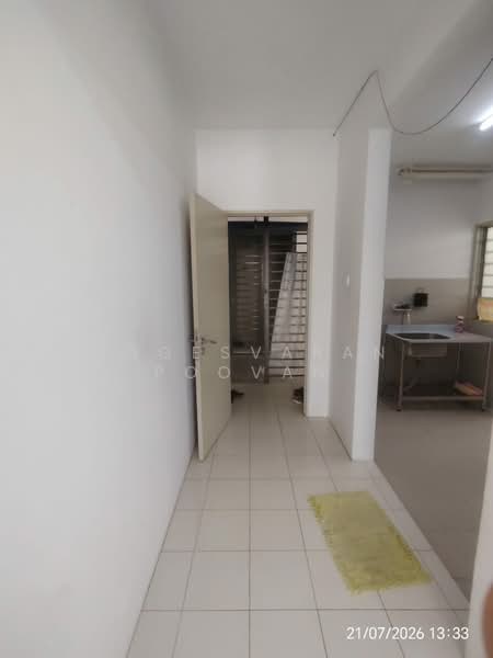 Pangsapuri untuk Dijual di Pangsapuri Mampu Milik (Pangsapuri Serai Wangi) - Yogesvaran Poovan - Corridor - PropertyGuru.com.my