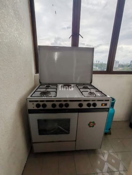 Pangsapuri untuk Disewa di Greenlane Heights Block A - WK Yam - Kitchen - PropertyGuru.com.my