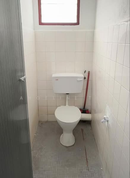 Shop / Office for Rent in Bukit Mertajam (Penang) - Angeline Tio - Bathroom - PropertyGuru.com.my