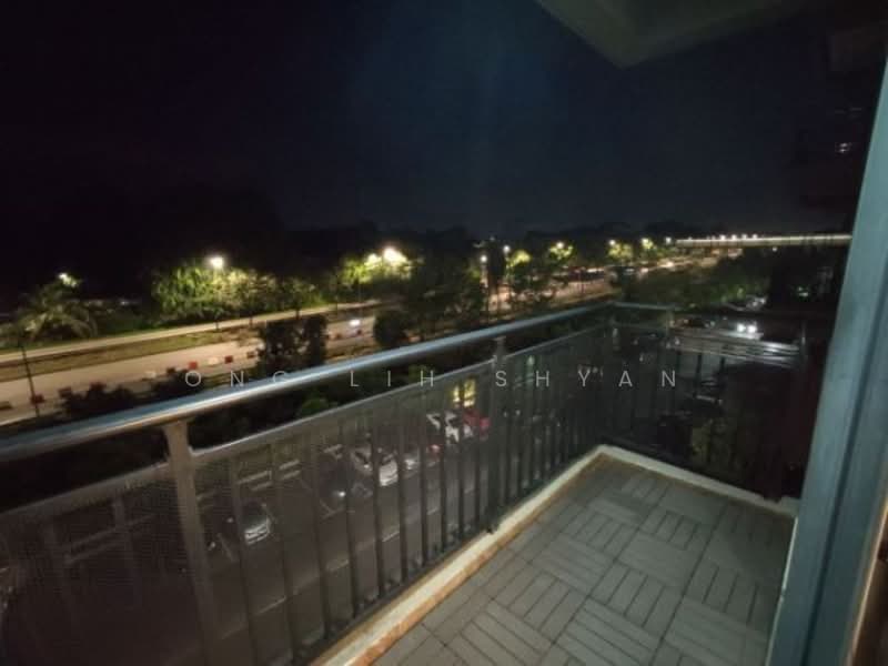 Kediaman Servis untuk Dijual di Country Garden Central Park - Ong Lih Shyan - Balcony - PropertyGuru.com.my