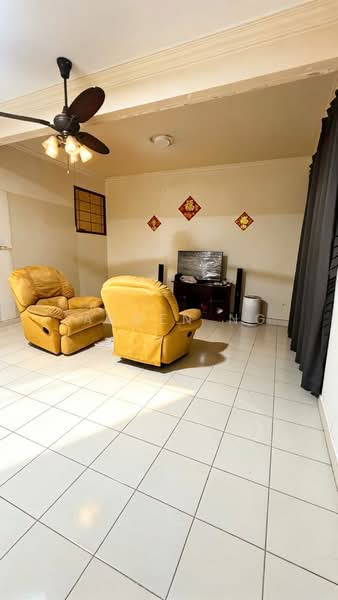 Rumah Teres 2 Tingkat untuk Dijual di Taman Desa Cemerlang (Ulu Tiram) - Jayden Ng - Living Room - PropertyGuru.com.my