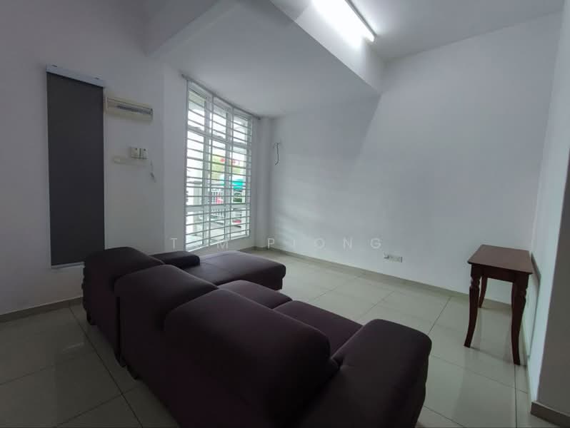 Rumah Teres 2 Tingkat untuk Dijual di Taman Krubong Utama (Krubong) - Tim Piong - Living Room - PropertyGuru.com.my