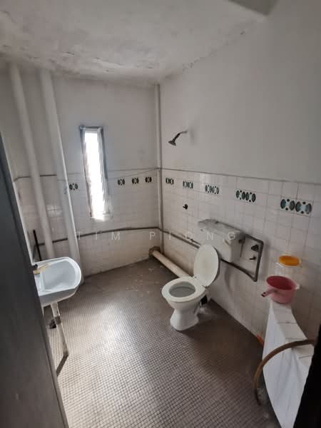 2-storey Terraced House for Sale in Taman Klebang Besar (Klebang) - Tim Piong - Bathroom - PropertyGuru.com.my