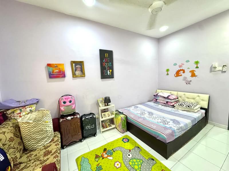 Rumah Teres 2 Tingkat untuk Dijual di Seksyen 33 (Shah Alam) - Muhammad Ezwan - Bedroom - PropertyGuru.com.my
