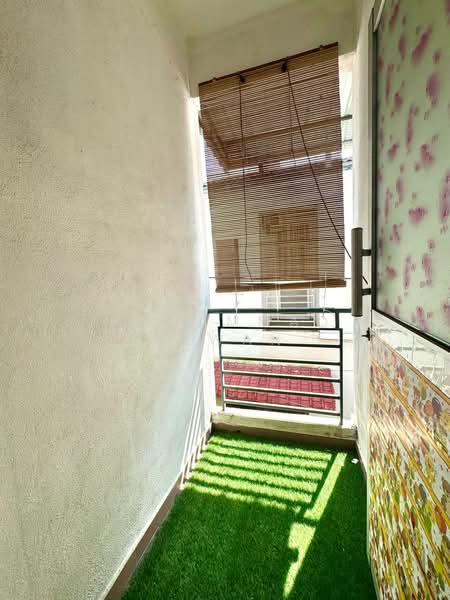 Rumah Teres 2 Tingkat untuk Dijual di Seksyen 33 (Shah Alam) - Muhammad Ezwan - Balcony - PropertyGuru.com.my
