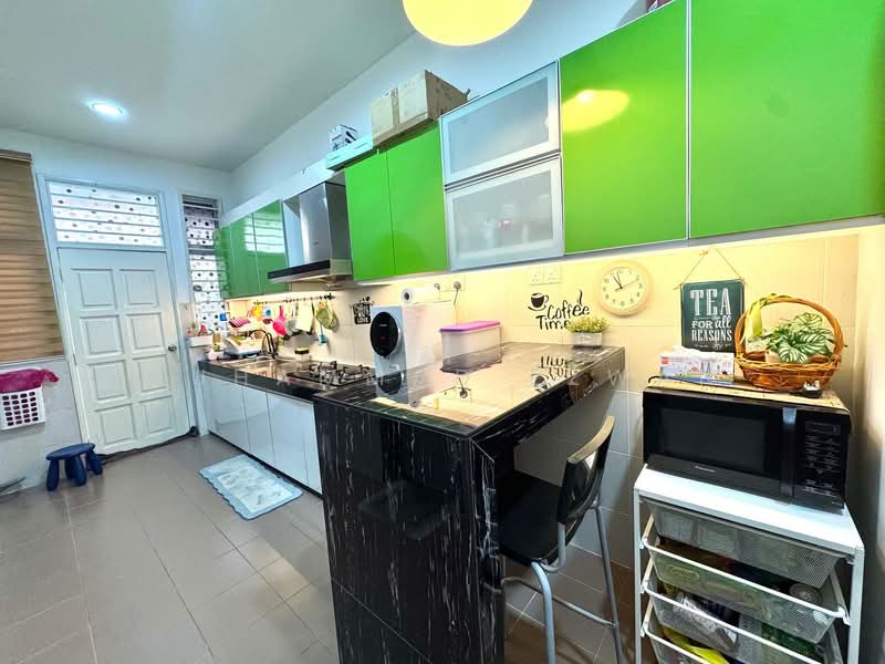 Rumah Teres 2 Tingkat untuk Dijual di Seksyen 33 (Shah Alam) - Muhammad Ezwan - Kitchen - PropertyGuru.com.my
