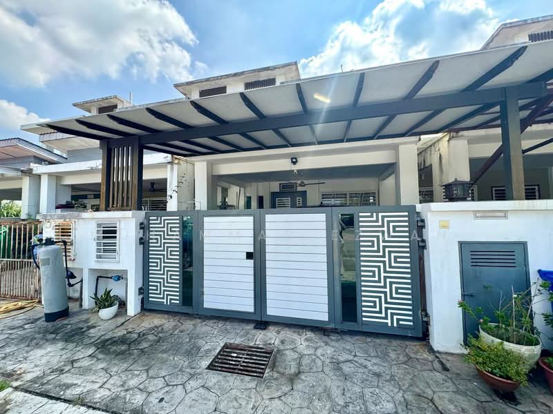 Rumah Teres 2 Tingkat untuk Dijual di Seksyen 33 (Shah Alam) - Muhammad Ezwan - Exterior - PropertyGuru.com.my