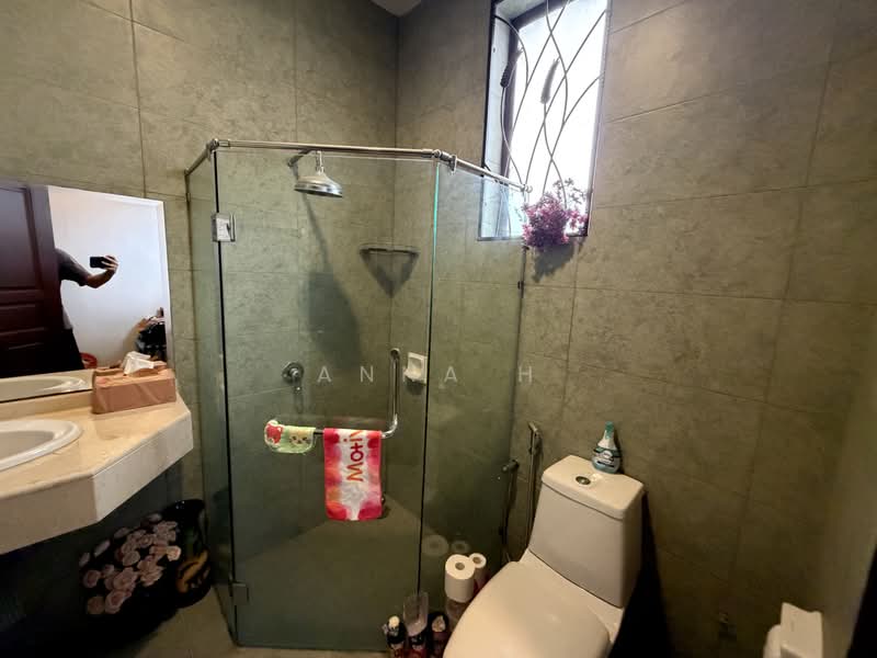 Bungalow for Sale in Taman Gembira (Jalan Klang Lama (Old Klang Road)) - Anna H - Bathroom - PropertyGuru.com.my