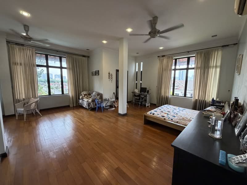 Bungalow for Sale in Taman Gembira (Jalan Klang Lama (Old Klang Road)) - Anna H - Bedroom - PropertyGuru.com.my