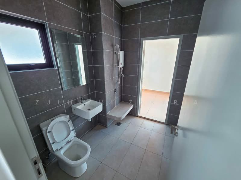 Semi-Detached House for Sale in Cyber 10 (Cyberjaya) - Zulhilmi Zakaria - Bathroom - PropertyGuru.com.my