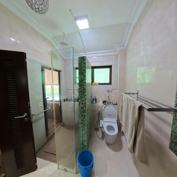 Rumah Banglo untuk Dijual di Bandar Kinrara Seksyen 9 (Bandar Kinrara) - Mohd Aizat Saiful Bahri - Bathroom - PropertyGuru.com.my