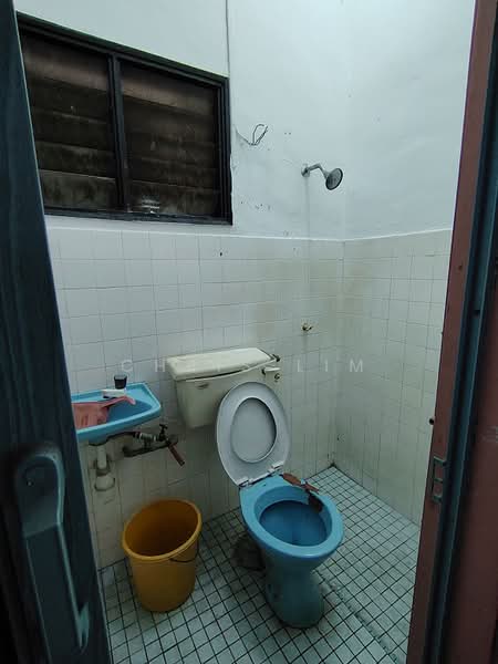 Flat for Sale at Taman Muda - Chris Lim - Bathroom - PropertyGuru.com.my