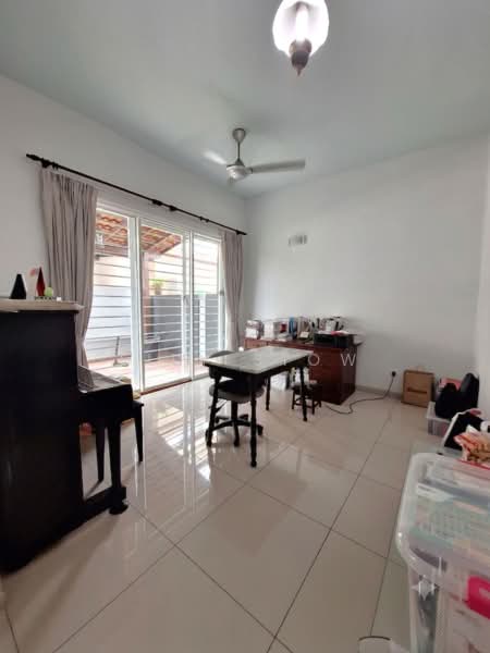 Semi-Detached House for Sale in Seri Kembangan (Selangor) - Lily Siow - Living Room - PropertyGuru.com.my