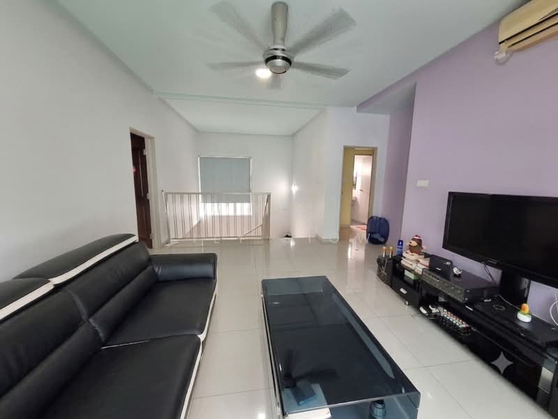 Semi-Detached House for Sale in Seri Kembangan (Selangor) - Lily Siow - Living Room - PropertyGuru.com.my
