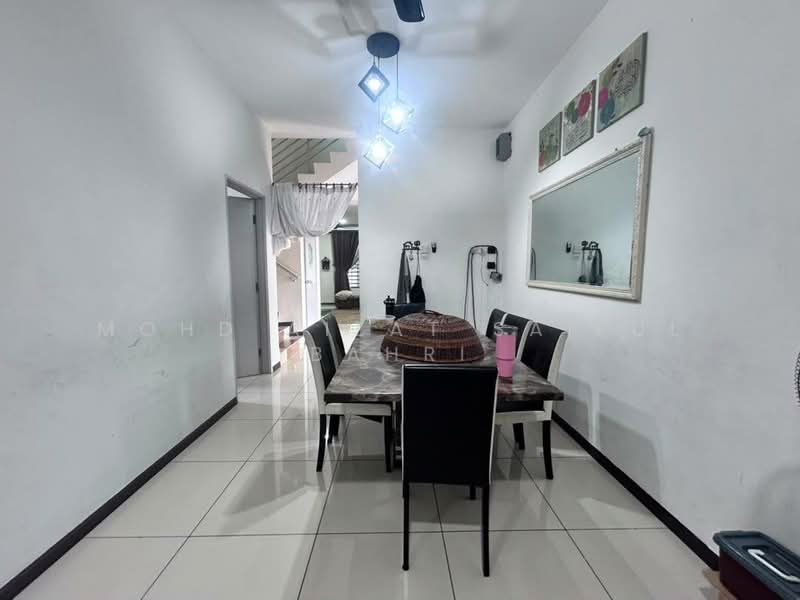 2-storey Terraced House for Sale in Shah Alam (Selangor) - Mohd Aizat Saiful Bahri - Dining Room - PropertyGuru.com.my