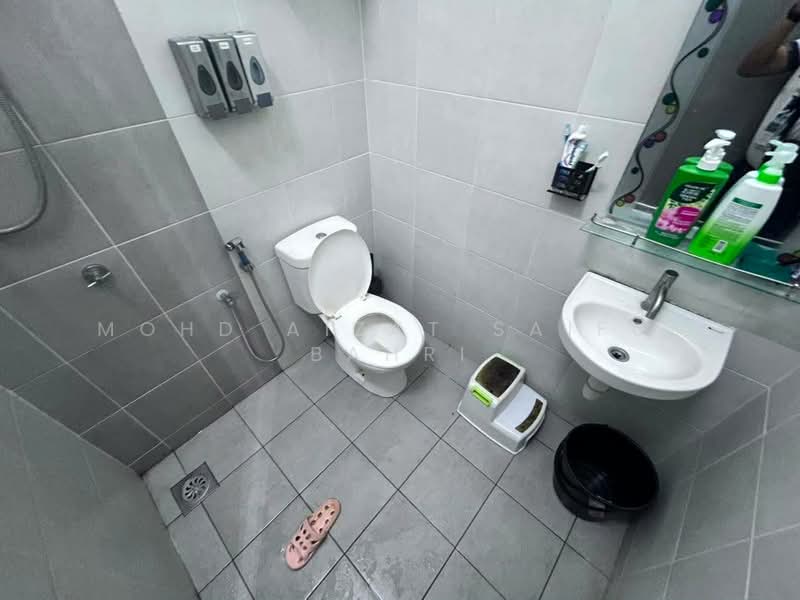 2-storey Terraced House for Sale in Shah Alam (Selangor) - Mohd Aizat Saiful Bahri - Bathroom - PropertyGuru.com.my