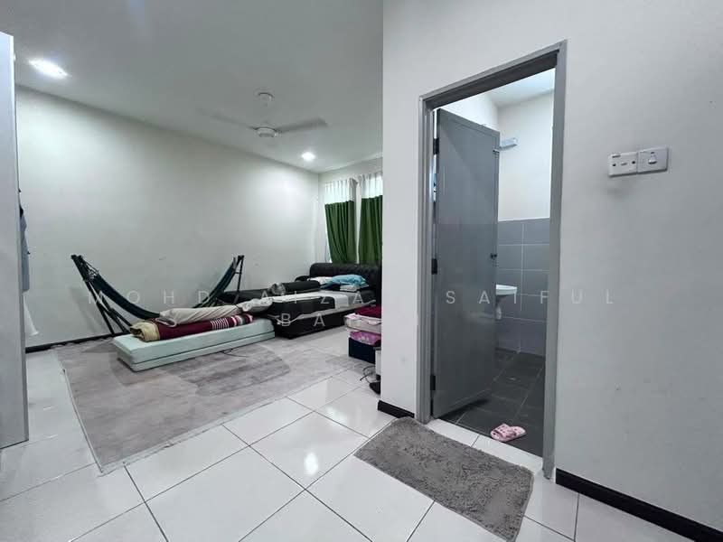 2-storey Terraced House for Sale in Shah Alam (Selangor) - Mohd Aizat Saiful Bahri - Living Room - PropertyGuru.com.my