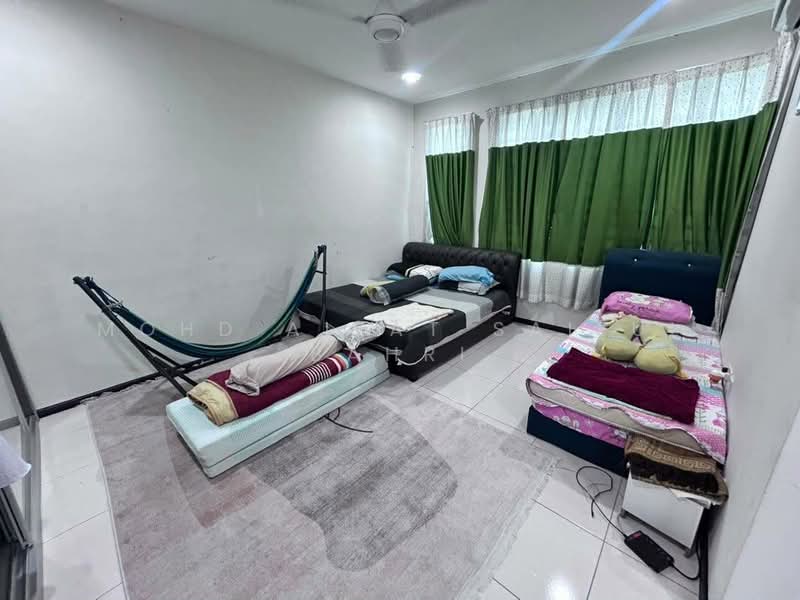 2-storey Terraced House for Sale in Shah Alam (Selangor) - Mohd Aizat Saiful Bahri - Bedroom - PropertyGuru.com.my
