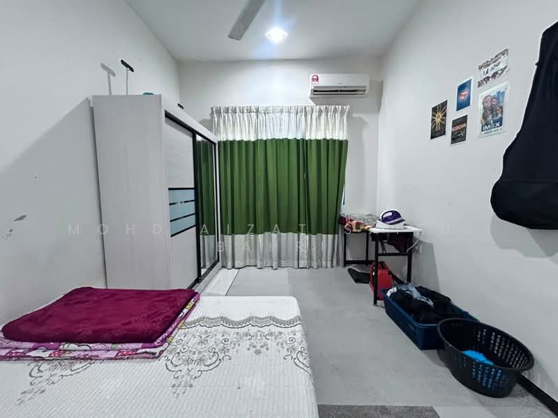 2-storey Terraced House for Sale in Shah Alam (Selangor) - Mohd Aizat Saiful Bahri - Bedroom - PropertyGuru.com.my