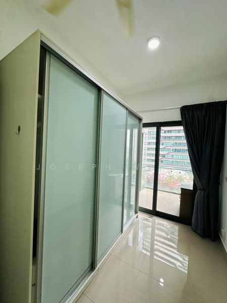 Servis Apartment untuk Disewa di The Elements - Joseph Wong - Balcony - PropertyGuru.com.my